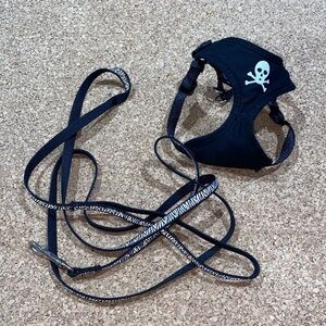 Kitty‎ harness & leash set black white zebra skull crossbones cat